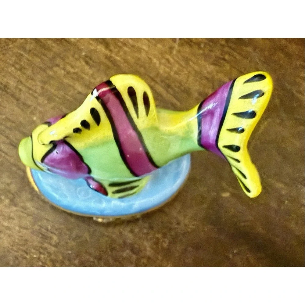 Limoges France Tropical Angel Fish Trinket Box LS Peint Main Hinged Handpainted